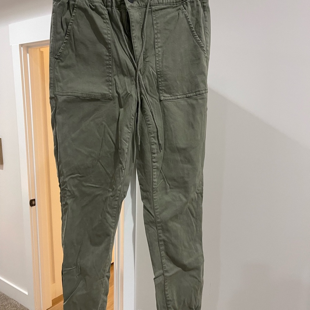 AE joggers 12